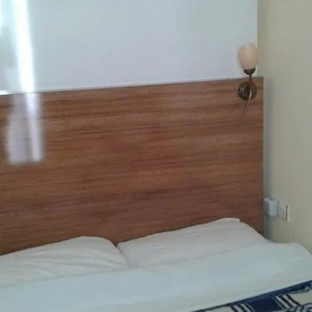 Huzuray Szálloda 2*