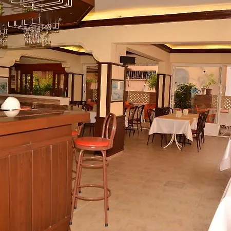 Huzuray Szálloda 2*