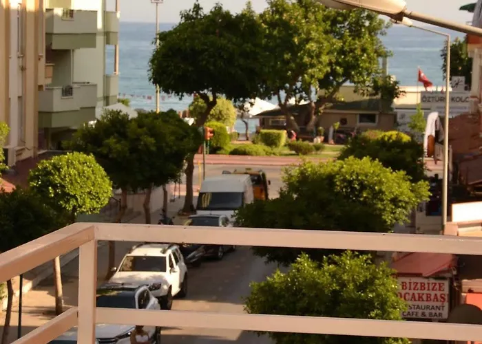 Huzuray Szálloda Alanya